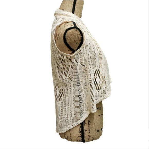 Xhilaration Lace Vest Ivory Color - Picture 6 of 11